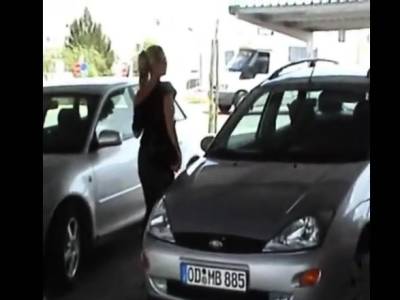 Ein Blowjob im Auto - nvdvid.com - Germany