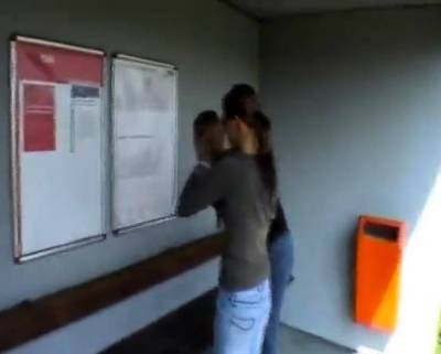 Amateur - Two hot Girls waiting for Train - nvdvid.com