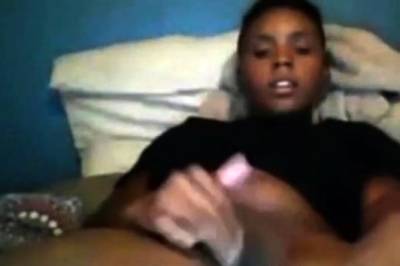 Rubbing Her Pussy - nvdvid.com