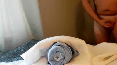 Boy cums nicely in towel - icpvid.com