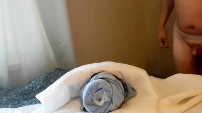 Boy cums nicely in towel - icpvid.com