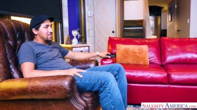 Sisters Hot Boyfriend - upornia.com