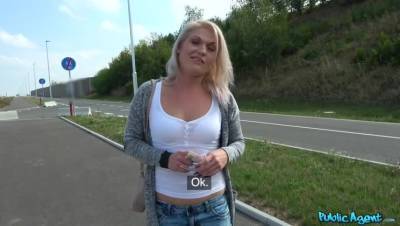 Sexy blondes public car bonnet fuck - veryfreeporn.com