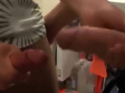 Friends cum together - icpvid.com