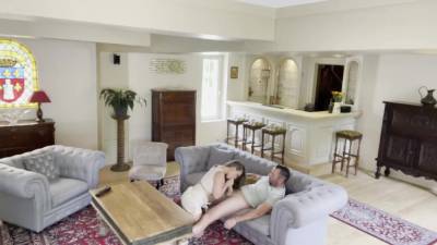 baise en caméra cachée au salon - txxx.com - France