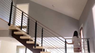 Stepsister inviting her stepbrohter to join her take a bath - icpvid.com