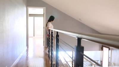 Stepsister inviting her stepbrohter to join her take a bath - icpvid.com