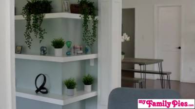 Jay Romero - Harlow West - Have Your Cake And Step Sister Too - S19:e5 With Jay Romero And Harlow West - upornia.com