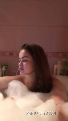 Cute Russian Taking A Bath - hclips.com - Russia