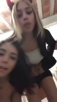 Bored Teens Live On Periscope - hclips.com