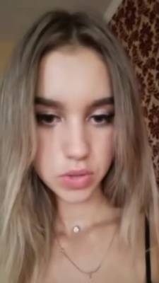 Hottest Russian Cutie Poking Her Nipples Out On Periscope - hclips.com - Russia