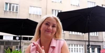 Dazzling girl Denisa enjoys hardcore ride - nvdvid.com