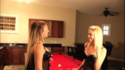 Lil Kelly lesbian strip off - icpvid.com