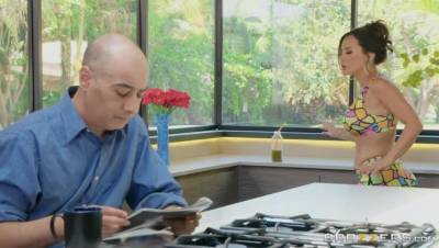 Lisa Ann - Lisa's Pool Boy Toy - veryfreeporn.com