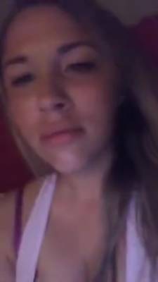 Unpacking Her Boobs For Periscope - hclips.com