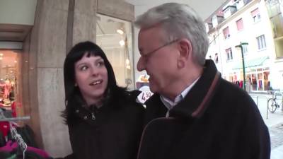 Ðasual Acquaintance On The Street - hclips.com