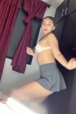 Bigo Thot Teasing In Her Miniskirt - hclips.com