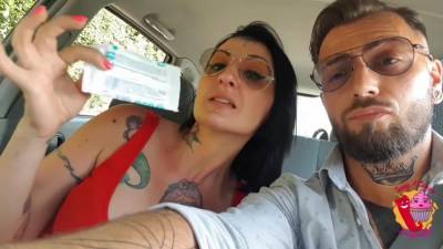 She Gives Him The Car - hclips.com