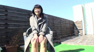 Japanese MILF Strips In The Sun For Sex - drtuber.com - Japan