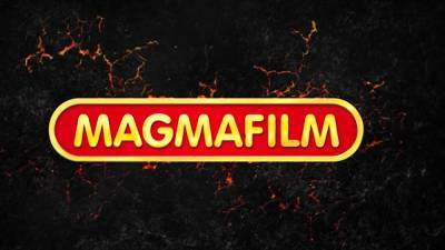 Tattoo granny riding a hard prick on the couch - webmaster.drtuber.com