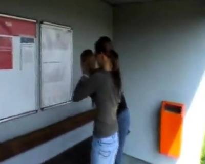 Amateur - Two hot Girls waiting for Train - icpvid.com