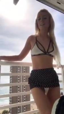 Hot Blonde On Vacation Teasing In Bikini - hclips.com