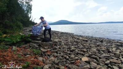 Girl Masturbte Pussy While Walking In Nature - hclips.com