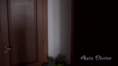Mi Intrufolo In Casa Sua E Colgo Loccasione Per Fotterle Il Culo In Assenza Di Suo Marito - Asia Divine 6 Min - hclips.com