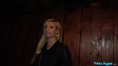 Gabi Gold - Thomas Hyka - Gabi Gold Paid and Laid - veryfreeporn.com