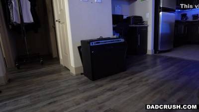 Stepdaughter Kenze Madison Is A Smiley Seductress - upornia.com