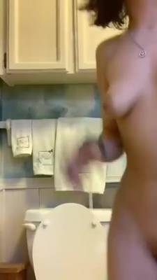 Teen Completely Nude On The Toilet - hclips.com