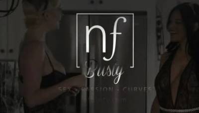 My girlfriend kissing MILF stranger at halloween party - icpvid.com