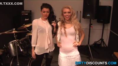 Real Babes Wanking Off Blokes Cock In Pov - upornia.com