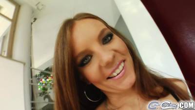 Evelyn se come 4 pollas y se corren en su cara de puta - holaporno.xxx