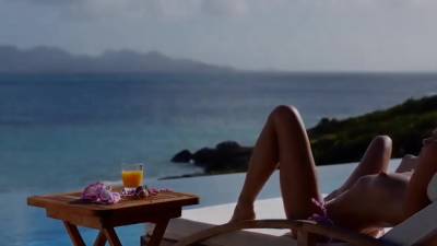 2011 Naked In Hot Sun - hclips.com