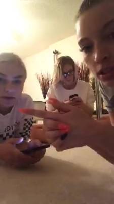 Teens Having A Twerk Session On Periscope - hclips.com