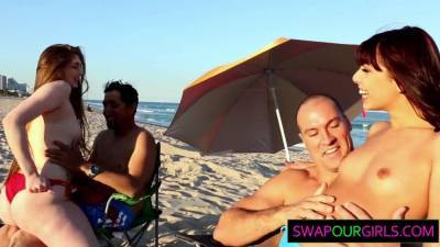 Beach bait and daughter interchanging - sexu.com