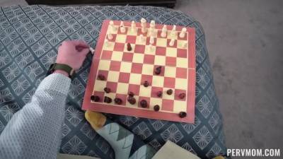 Queen Takes Pawn - upornia.com