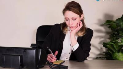 Secretary teases with stockings feet - nvdvid.com