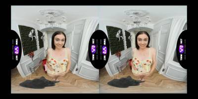 Sweetie orgasms in a new bodysuit - webmaster.drtuber.com