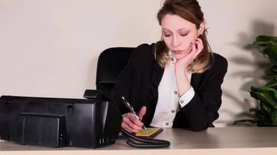 Secretary teases with stockings feet - webmaster.drtuber.com