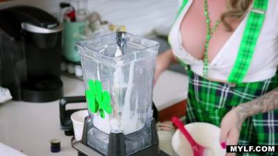 Festive Pussyfucking During St. Patricks Day! - upornia.com