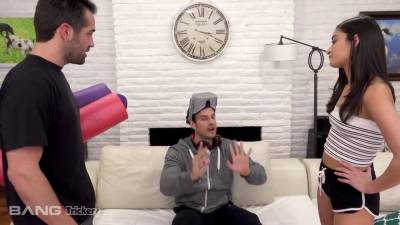 Emily Willis - Private Personal Training Session With Emily Willis - upornia.com