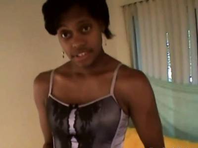 Demure cock sucking ebony - nvdvid.com