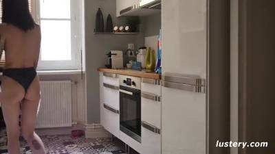 Submission #806: Anna & Matt - Getting Their Fix - hclips.com