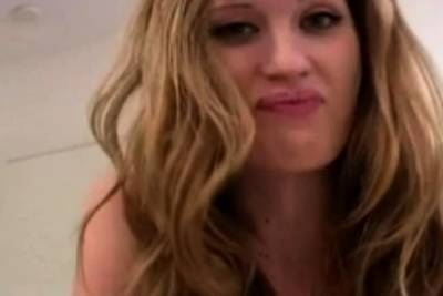 Lovely Woman Blows The Cock - nvdvid.com