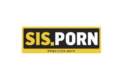 SISPORN. Chick with shaved pussy has face covered - webmaster.drtuber.com - Russia