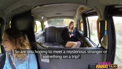 Steamy taxi sex with bisexual babes - porntry.com