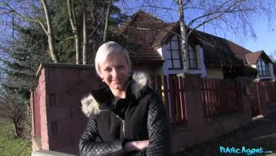 Her Pussy Gets Splattered with Spunk - porntry.com