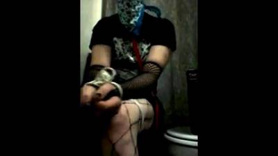 Self bondage for goth boy - nvdvid.com